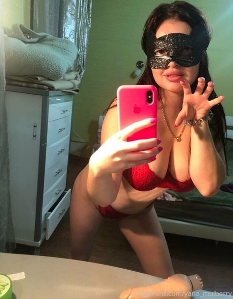 Photo nue de fuite OnlyFans de Yanamulberry