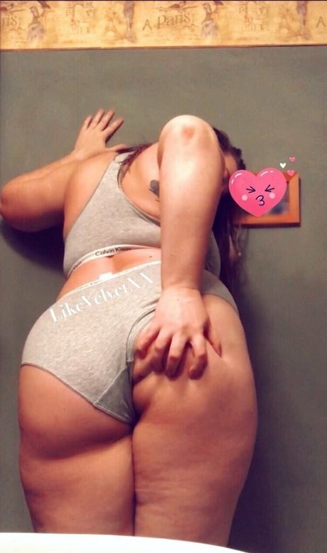 Photo nue de fuite OnlyFans de Redvelvetxx