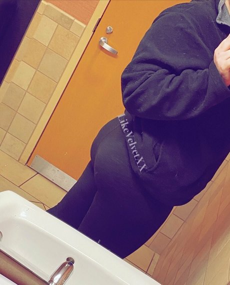 Photo nue de fuite OnlyFans de Redvelvetxx