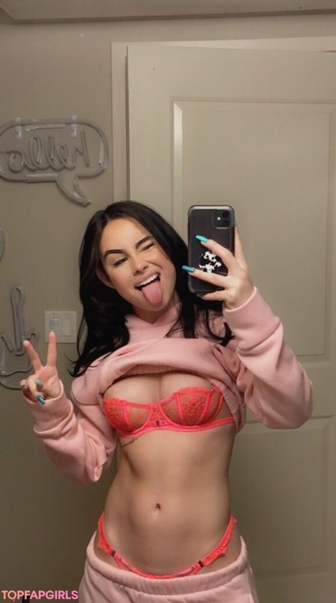 Photo nue de fuite OnlyFans de Sofia Porzio #223 Photo nue de fuite OnlyFans de Sofia Porzio #223