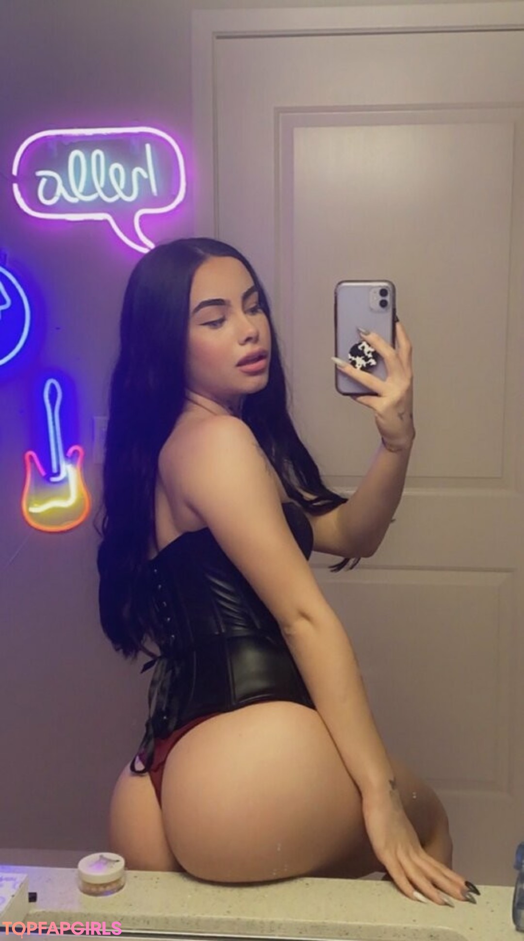 Photo nue de fuite OnlyFans de Sofia Porzio #224 Photo nue de fuite OnlyFans de Sofia Porzio #224