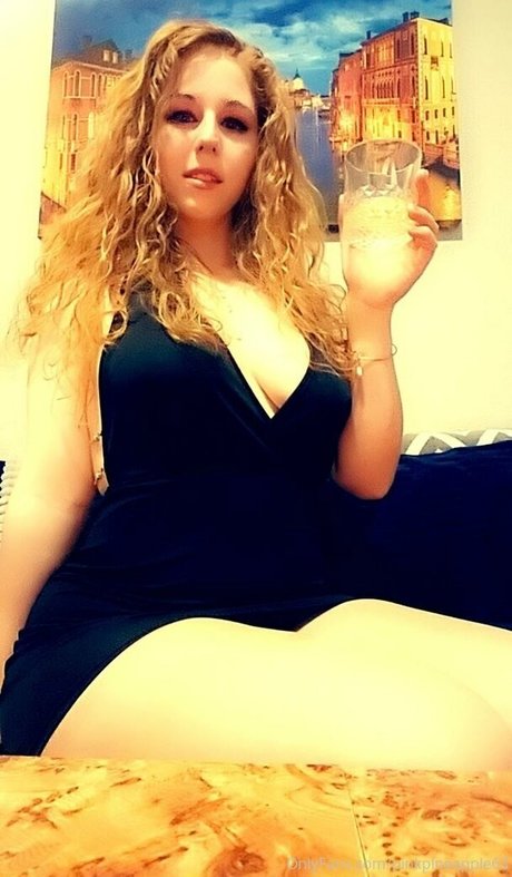 Photo nue de fuite OnlyFans de Pinkpineapple63