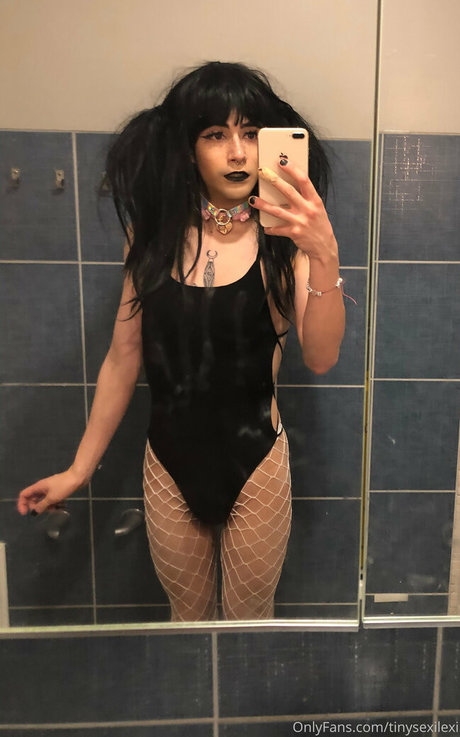 Tinysexilexi666