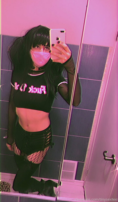 Tinysexilexi666