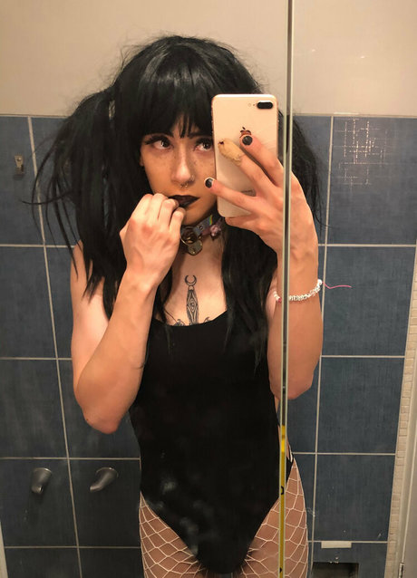 Tinysexilexi666