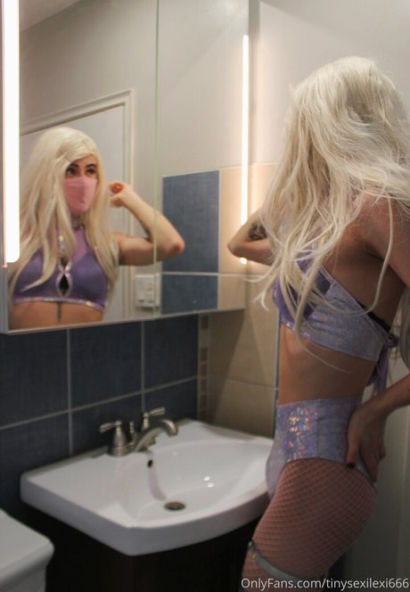 Tinysexilexi666