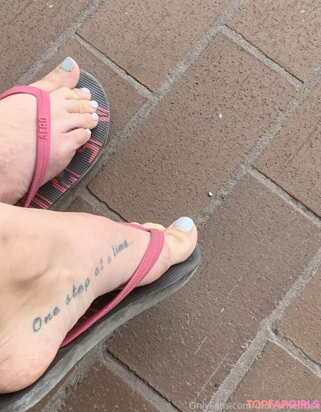 Photo nue de fuite OnlyFans de Realgarnetrose #5 Photo nue de fuite OnlyFans de Realgarnetrose #5