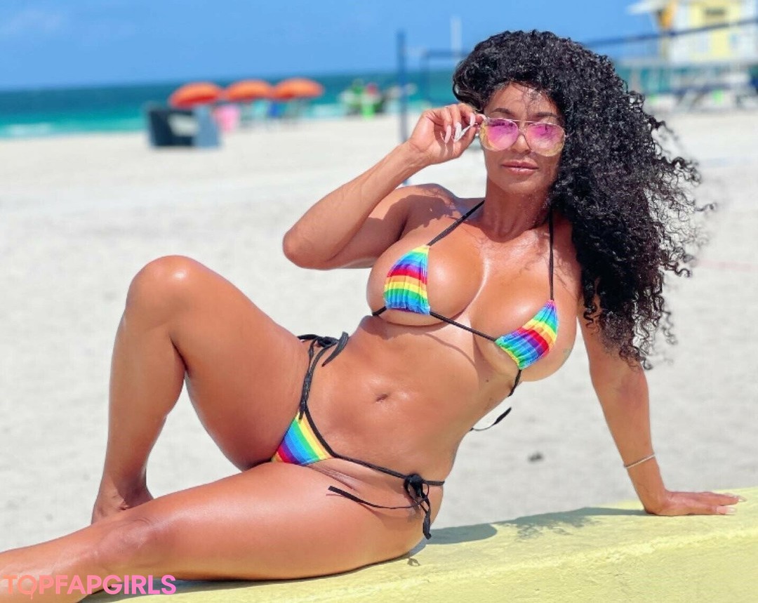 Photo nue de fuite OnlyFans de Theredsonya #5 Photo nue de fuite OnlyFans de Theredsonya #5