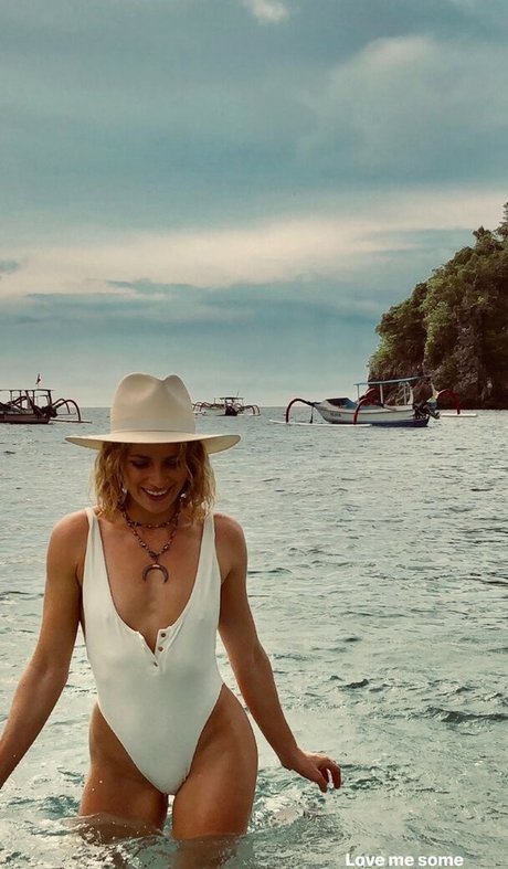 Shantel VanSanten