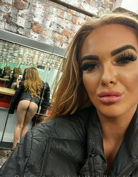 Photo nue de fuite OnlyFans de Charlotte Hill