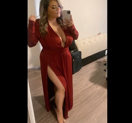 Lilly Zamora