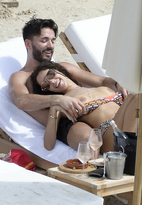 Photo nue de fuite OnlyFans de Nabilla Benatia