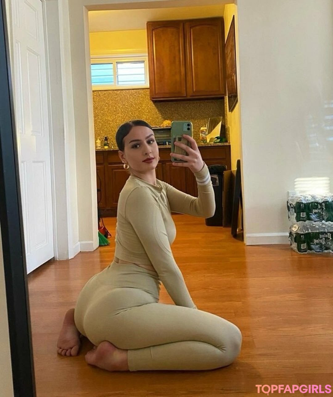 Photo nue de fuite OnlyFans de Albanianbarbie #5 Photo nue de fuite OnlyFans de Albanianbarbie #5