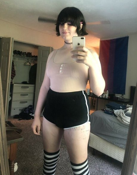 Photo nue de fuite OnlyFans de Scarlet Skeie