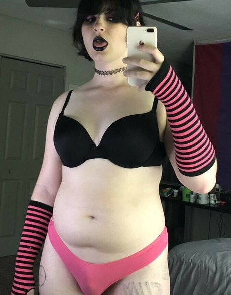 Scarlet Skeie