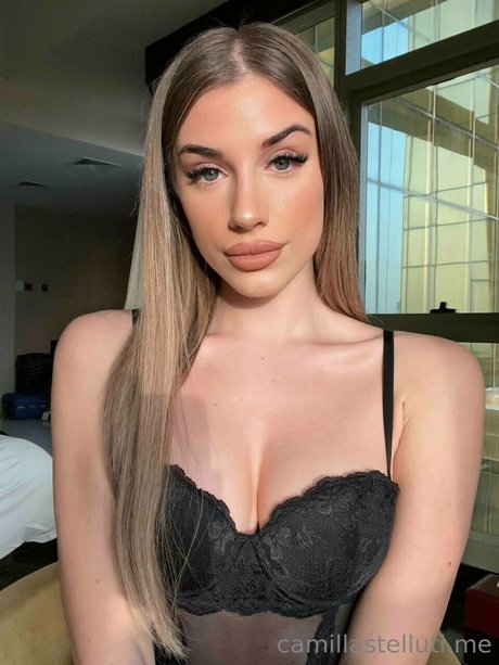 Photo nue de fuite OnlyFans de Camilla Stelluti