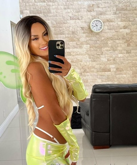 Photo nue de fuite OnlyFans de Sunshinesinababy