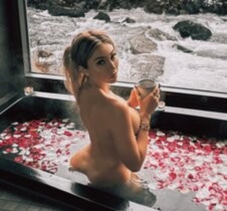 Khloe Terae
