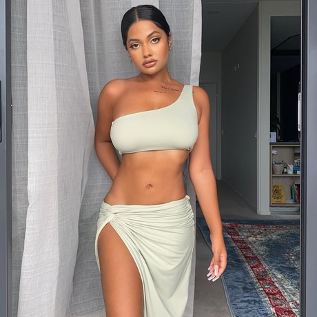 Photo nue de fuite OnlyFans de Ari Kumar