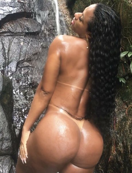 Photo nue de fuite OnlyFans de Vanessa Rodrigues