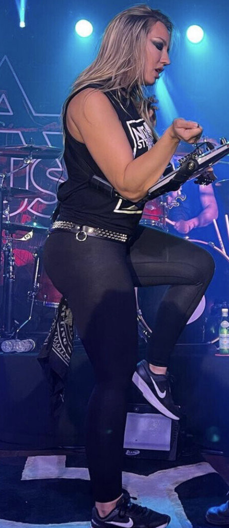 WomenMetal