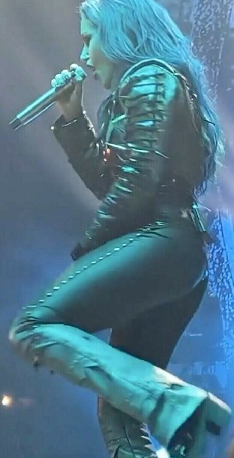 WomenMetal