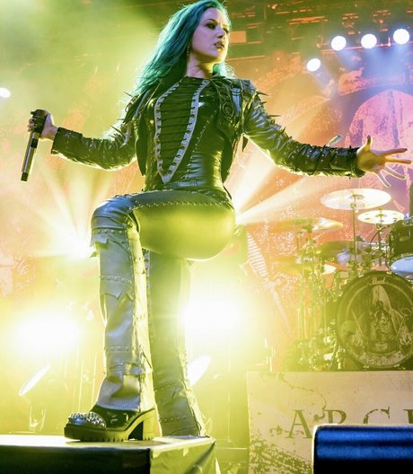 WomenMetal