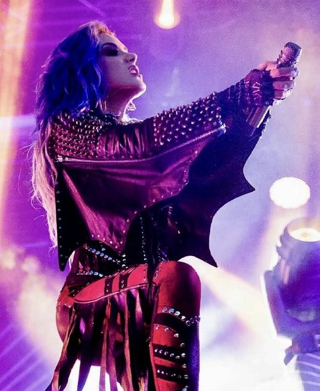 WomenMetal