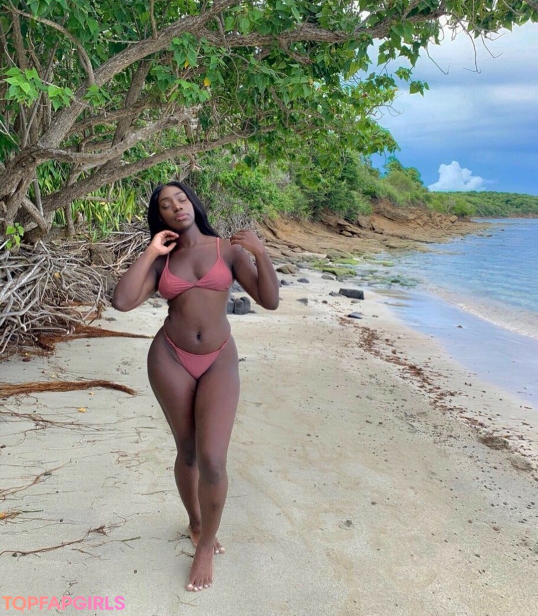 Photo nue de fuite OnlyFans de Bribriann6722 #76 Photo nue de fuite OnlyFans de Bribriann6722 #76