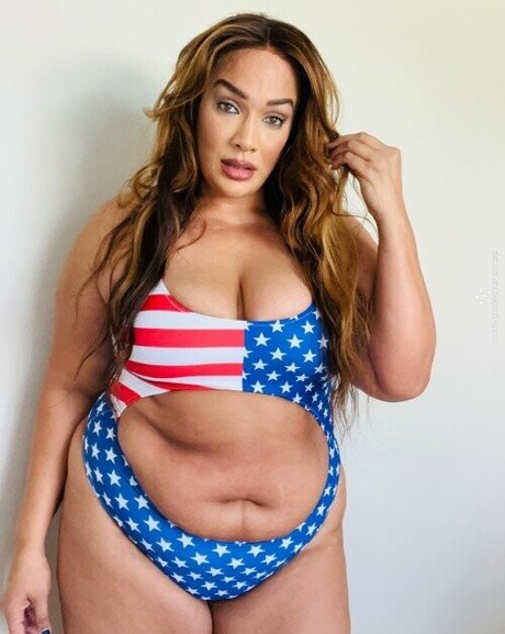Photo nue de fuite OnlyFans de Lina Fanene