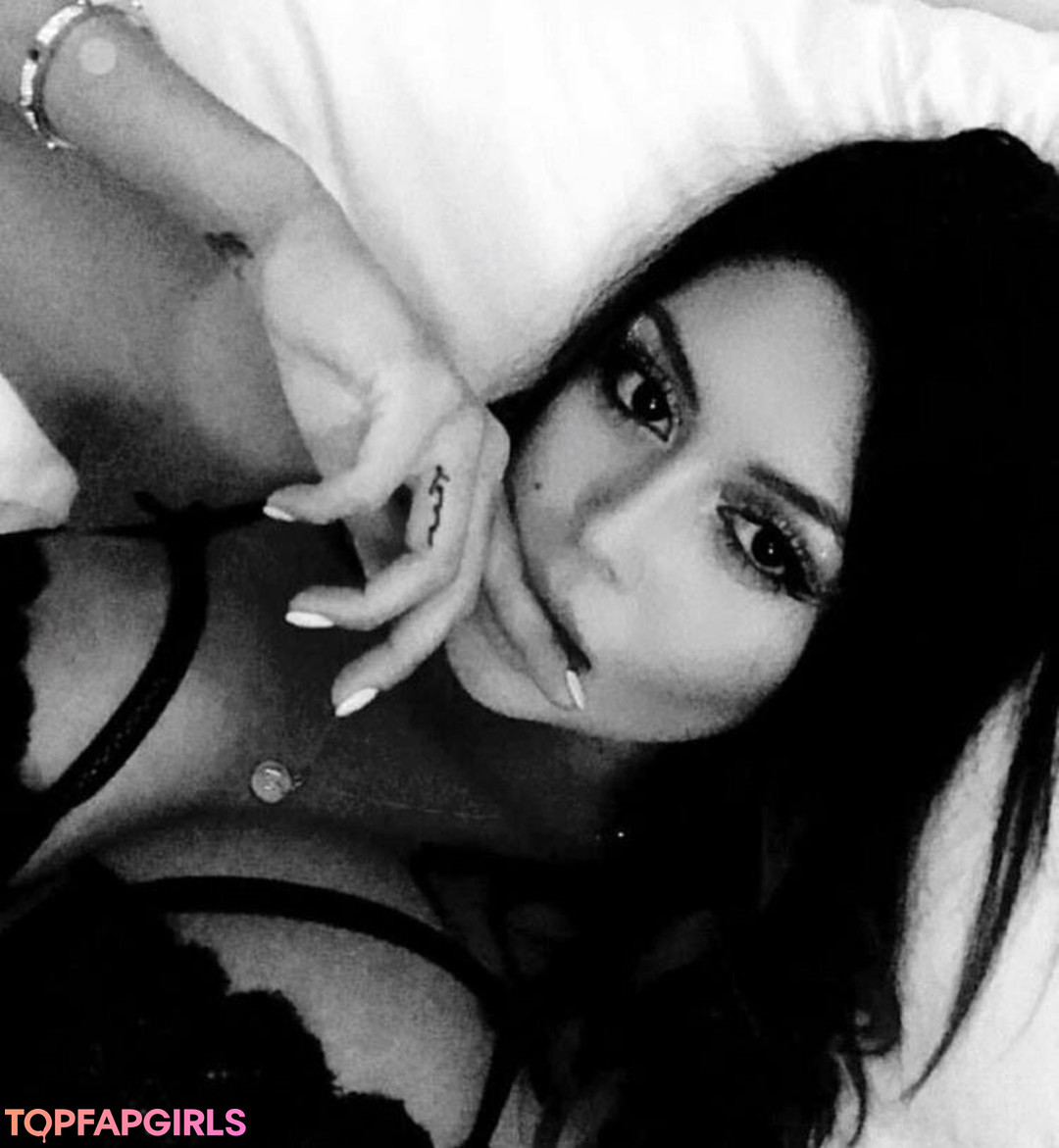 Photo nue de fuite OnlyFans de Miranda Vixen #18 Photo nue de fuite OnlyFans de Miranda Vixen #18