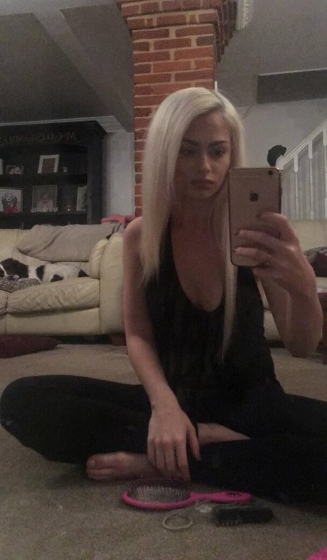 Photo nue de fuite OnlyFans de Romanie Smith