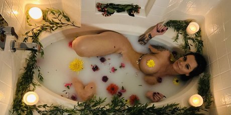 Chroniclesofatiredassmom