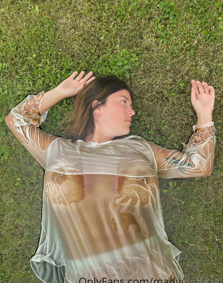 Photo nue de fuite OnlyFans de Madalina Loana