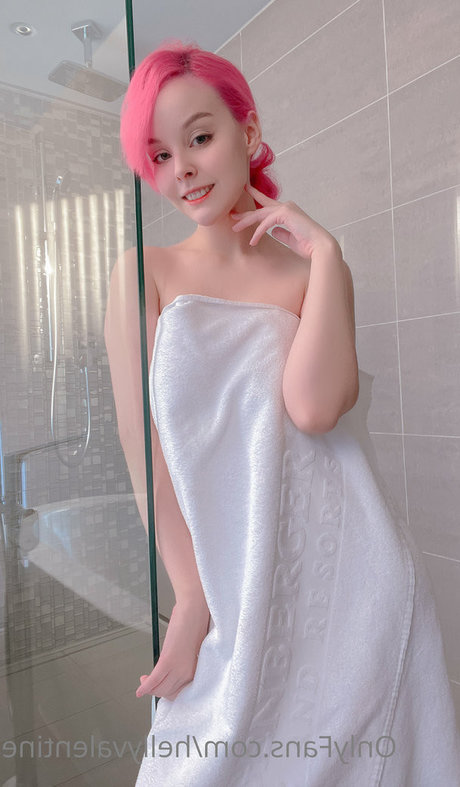 Helly Von Valentine