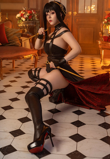 Helly Von Valentine