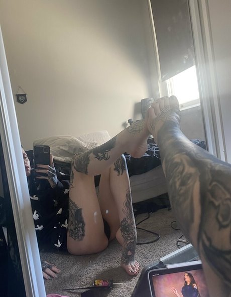 Photo nue de fuite OnlyFans de Erotic Funeral