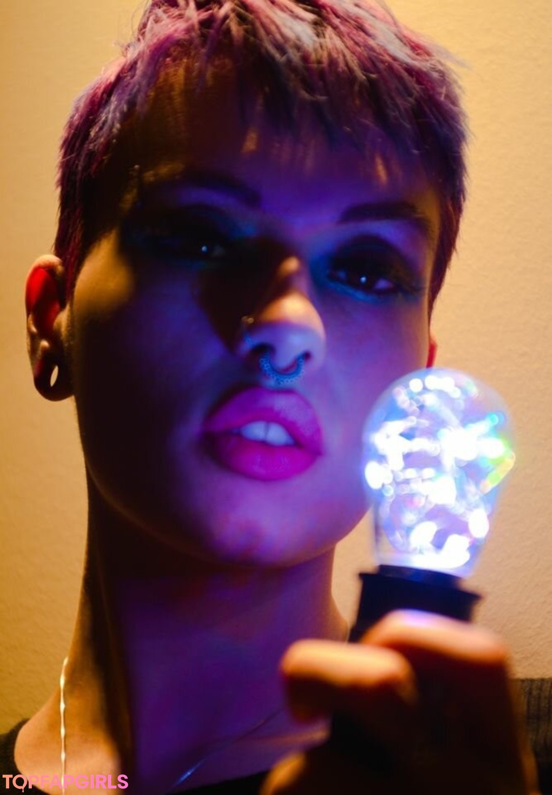 Photo nue de fuite OnlyFans de Amethystqueen19 #20 Photo nue de fuite OnlyFans de Amethystqueen19 #20