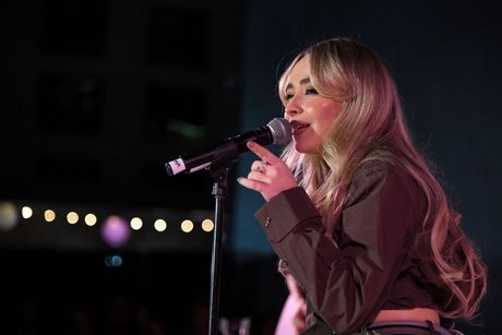 Sabrina Carpenter
