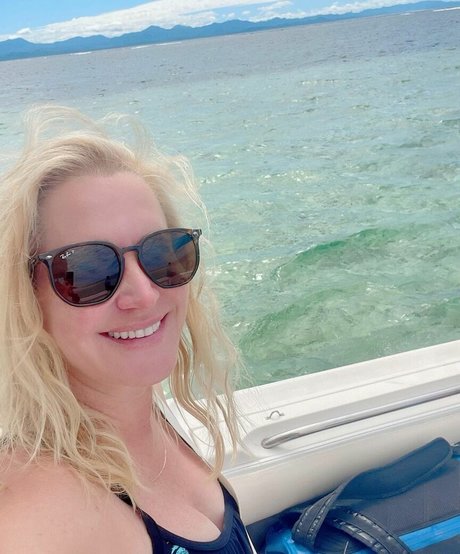 Angela Kinsey