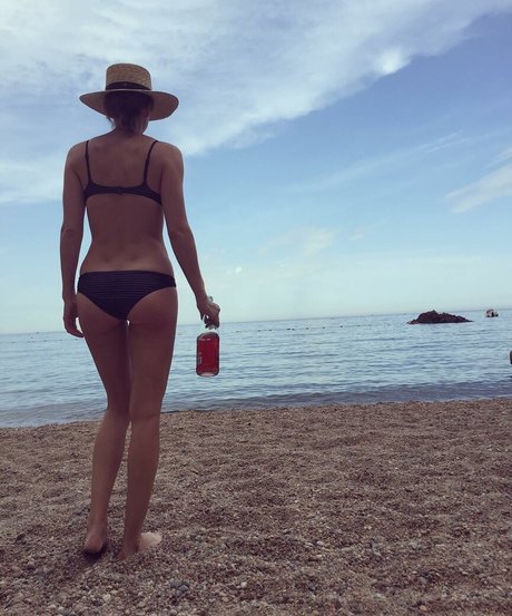Shelley Hennig