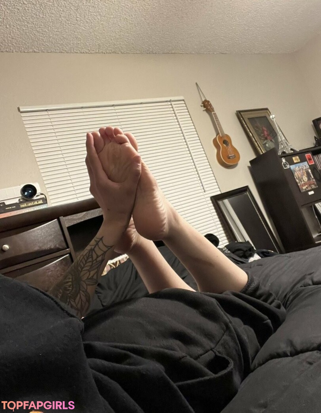 Photo nue de fuite OnlyFans de Redroomromance #74 Photo nue de fuite OnlyFans de Redroomromance #74