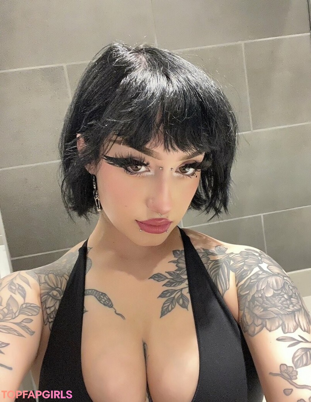 Photo nue de fuite OnlyFans de Redroomromance #9 Photo nue de fuite OnlyFans de Redroomromance #9