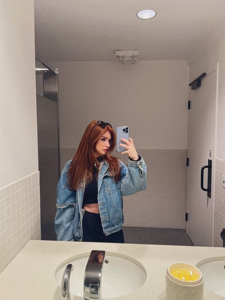 Chrissy Costanza