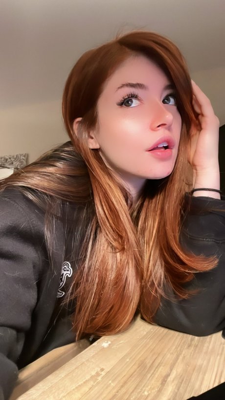 Chrissy Costanza
