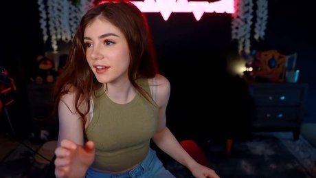 Chrissy Costanza