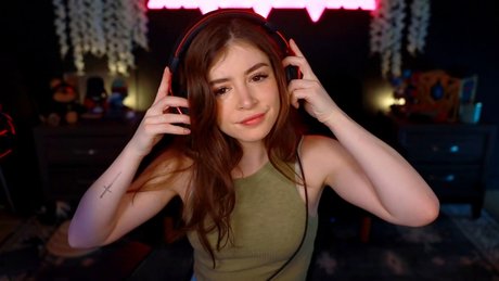 Chrissy Costanza