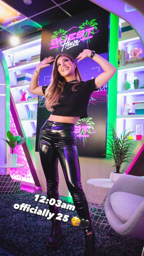 Chrissy Costanza