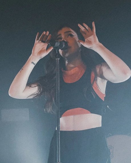 Chrissy Costanza