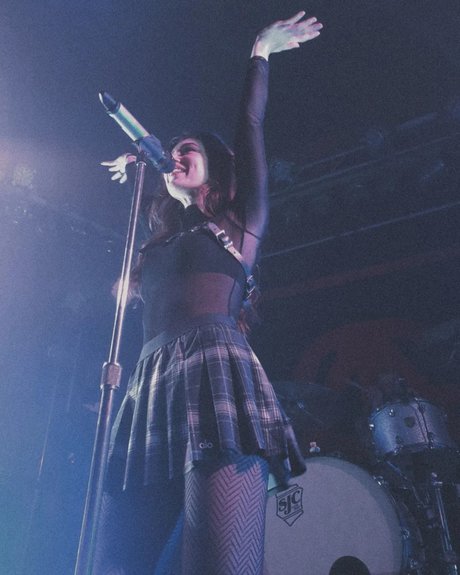 Chrissy Costanza